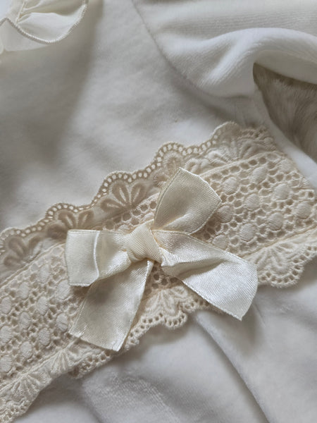 Spanish Baby Girls Cream Lace & Bow Velour Sleepsuit 1m *imperfect*