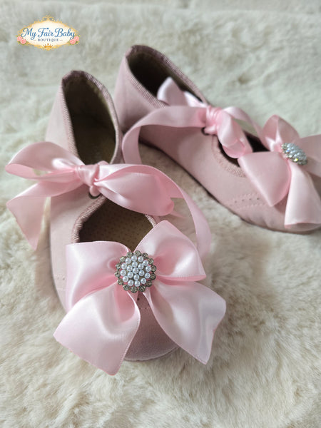 Spanish Girls Pink Suede Bow & Charm Shoes
