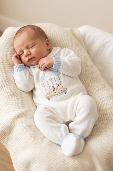 Spanish Baby Boys White & Blue Knitted Carousel Sleepsuit/Babygrow 5798 ~ 1-6m